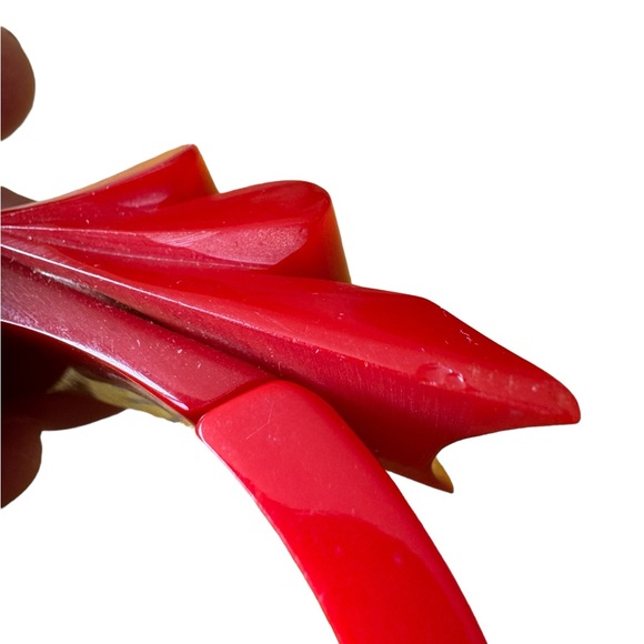 Extremely rare Bakelite red ribbon bow set. Bracelet, earrings, pin. VGUC - Picture 7 of 11